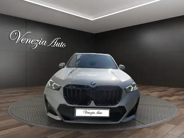 BMW X1 view 2