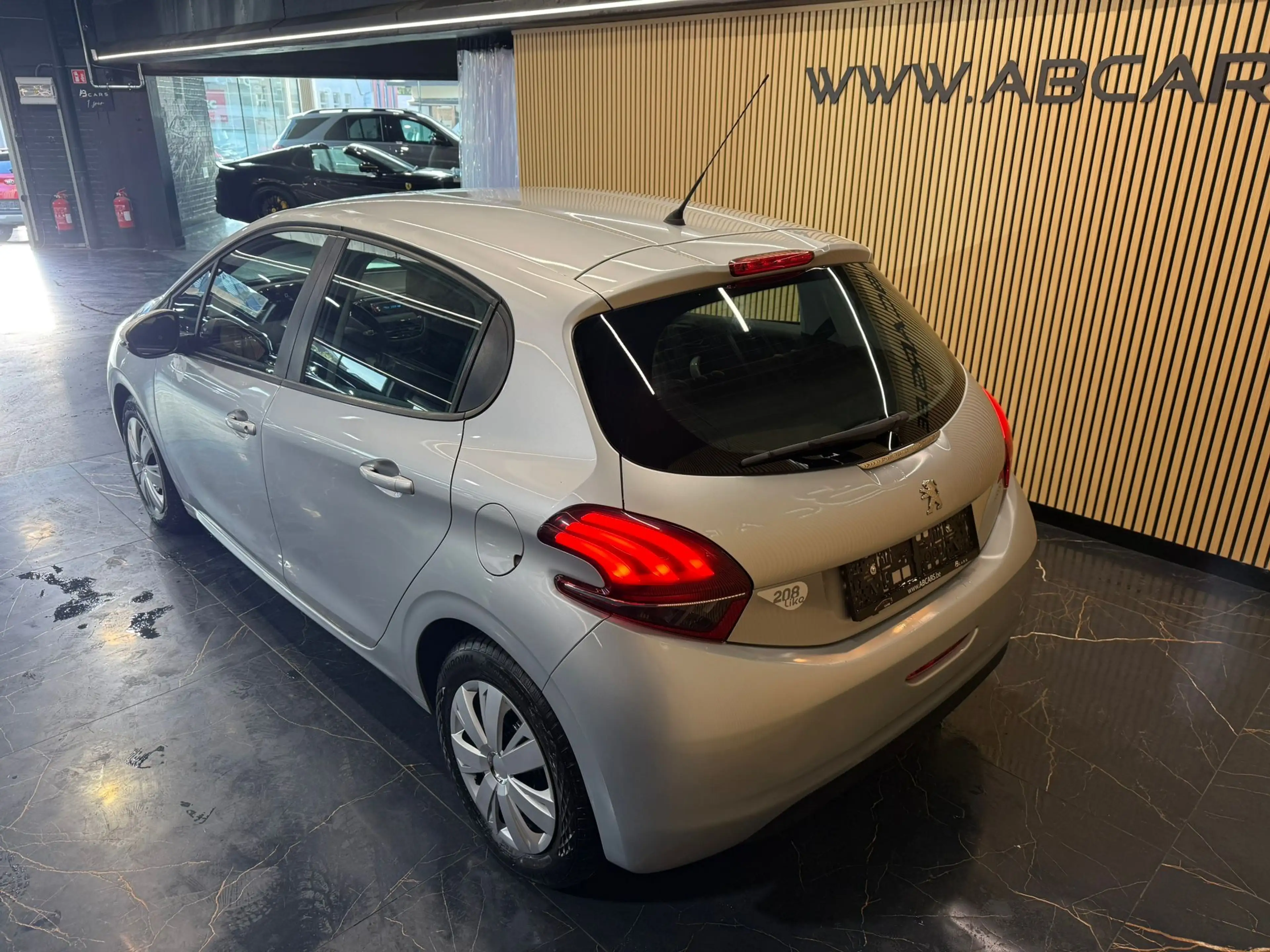 Peugeot 208 1.0I ** GARANTIE 12 MOIS ** — photo 2