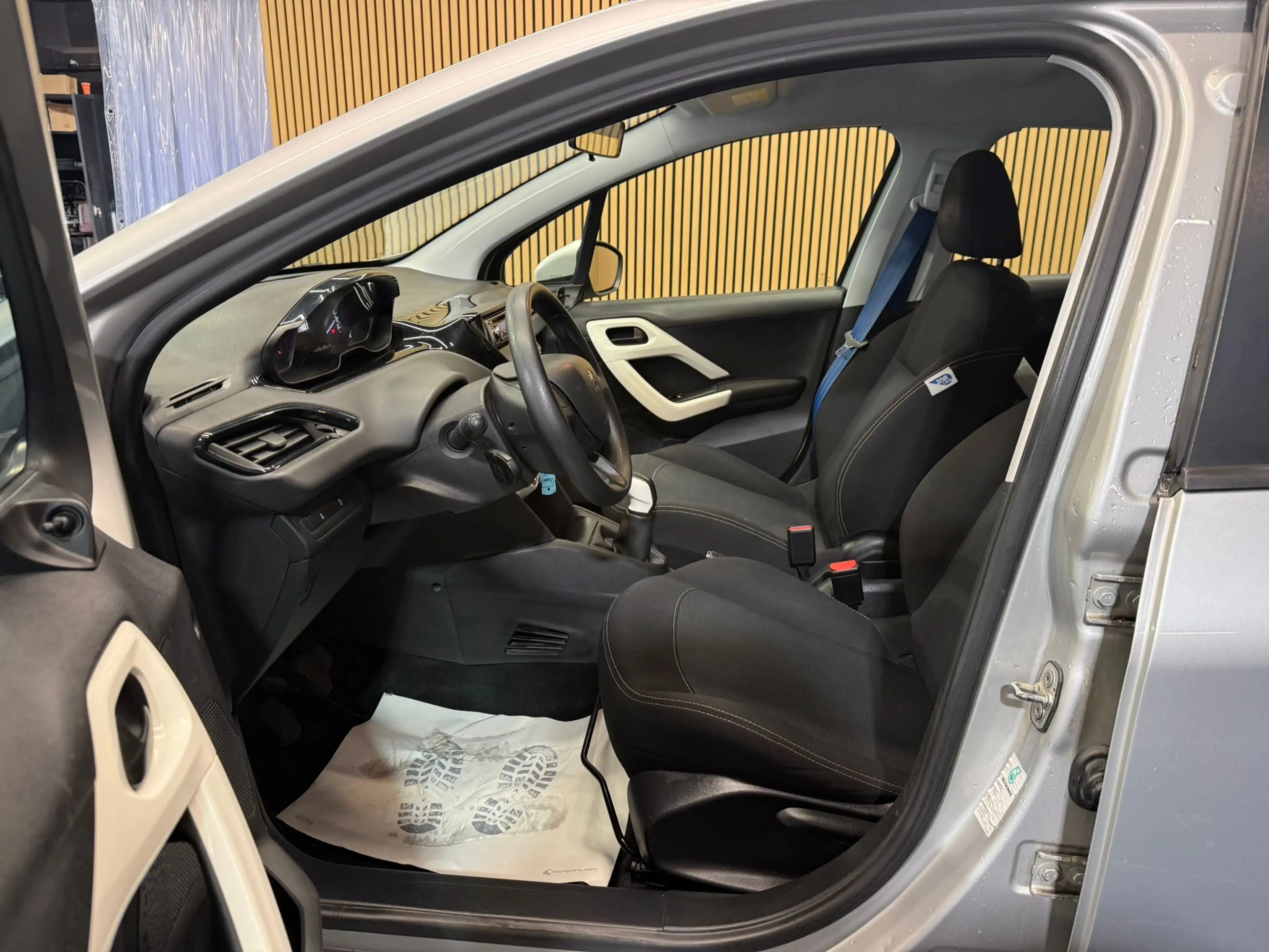 Peugeot 208 1.0I ** GARANTIE 12 MOIS ** — photo 11