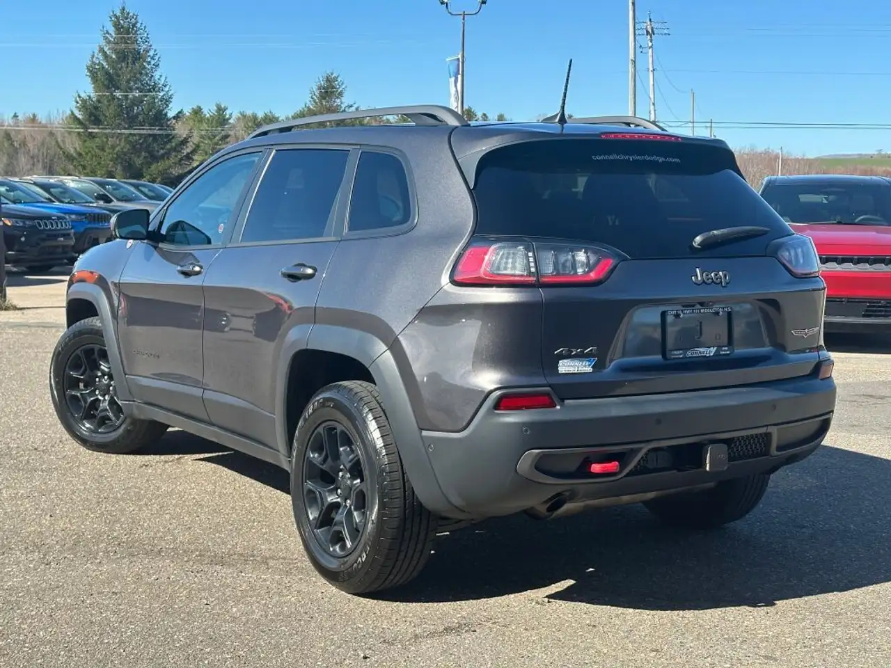 Jeep Cherokee снимка Jeep Cherokee