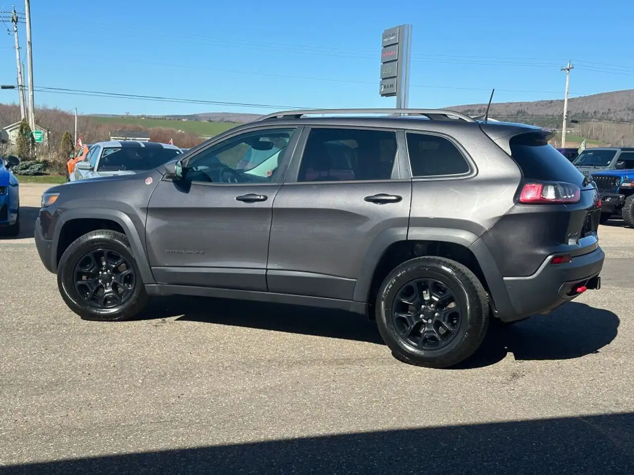 Jeep Cherokee снимка Jeep Cherokee