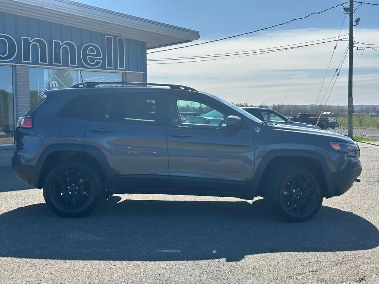 Jeep Cherokee снимка Jeep Cherokee