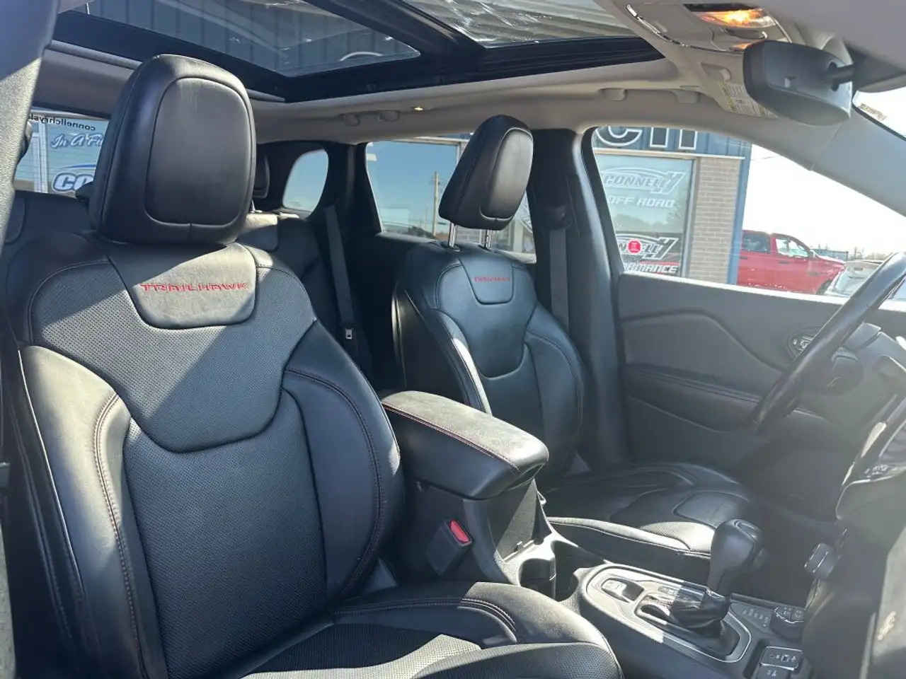 Jeep Cherokee снимка Jeep Cherokee