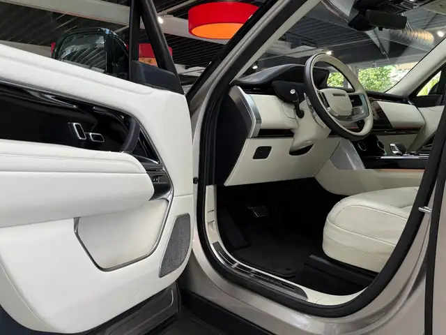 Land Rover Range Rover view 10