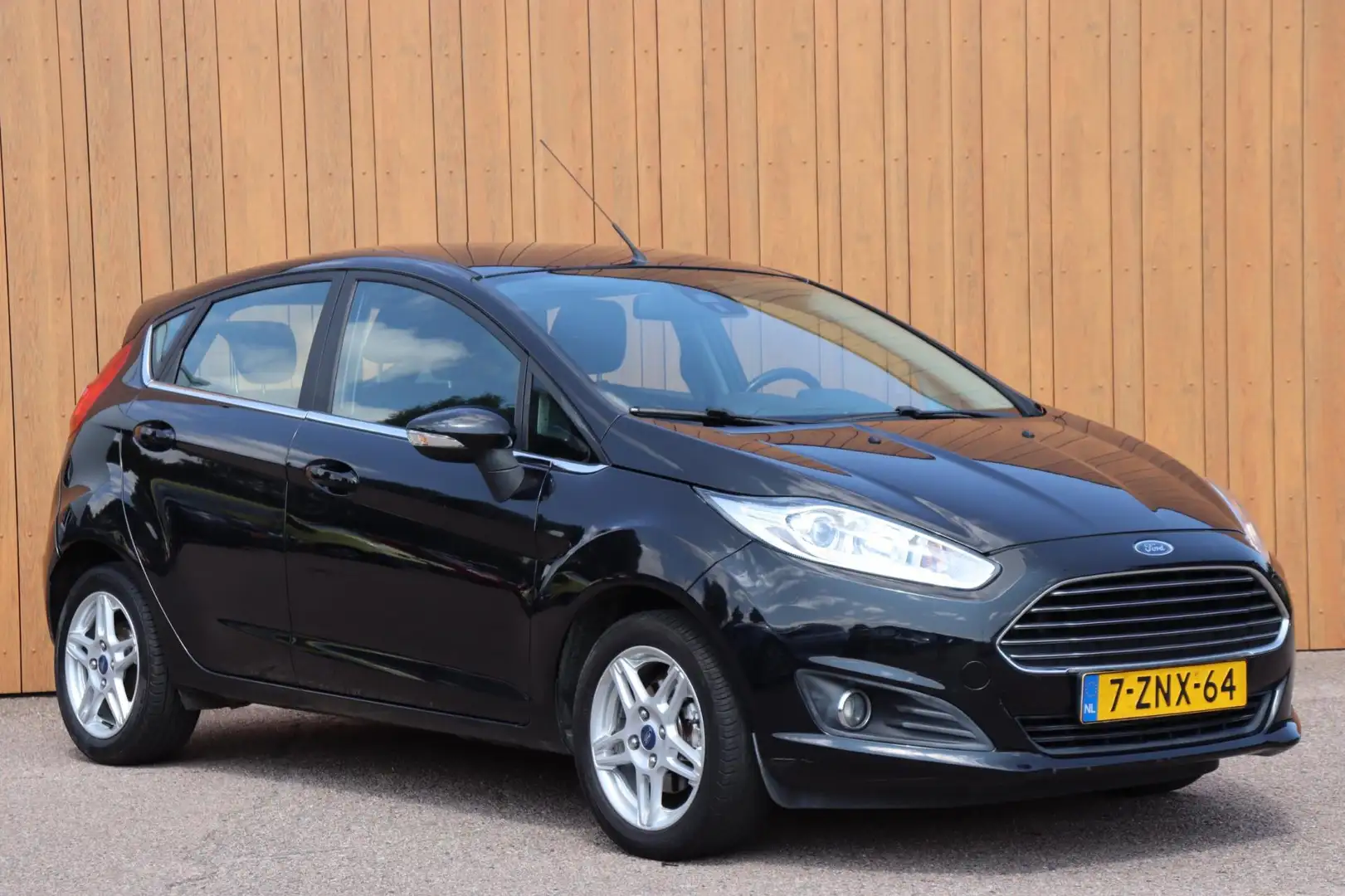 Ford Fiesta 1.0 EcoBoost Titanium org.NL navigatie Zwart - 2