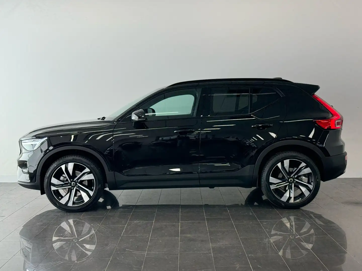 Volvo XC40 B4 Plus Dark | Achteruitrijcamera | Apple Carplay/ - 2