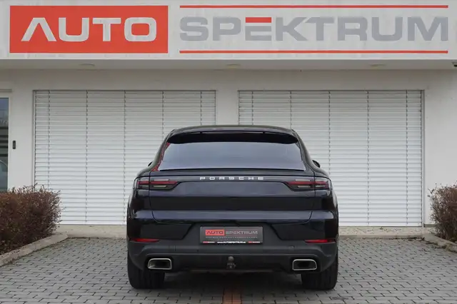Porsche Cayenne view 4