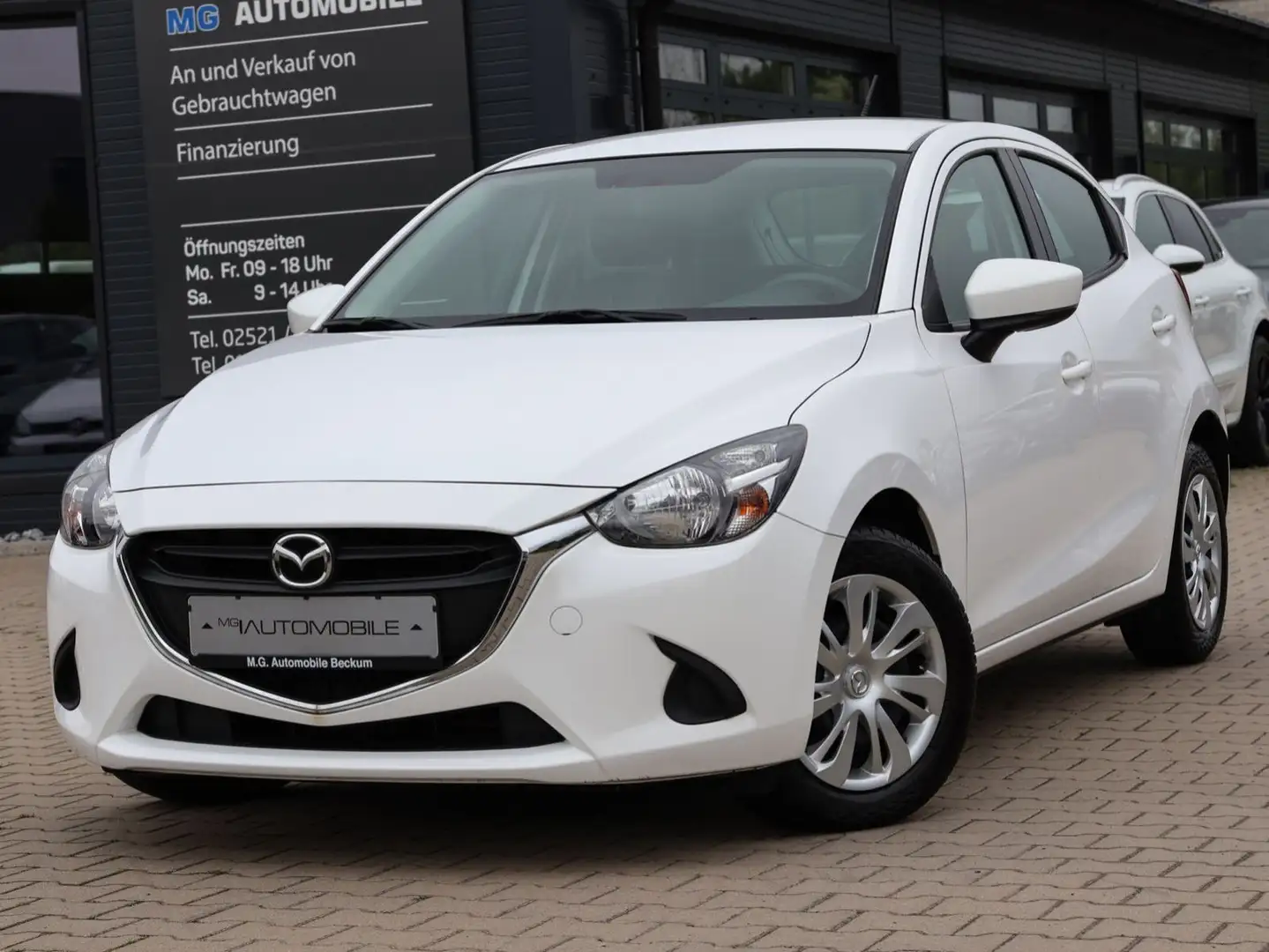 Mazda 2 Lim. 1.5 SKYACTIV-G Prime-Line - 58.950 KM Blanco - 1