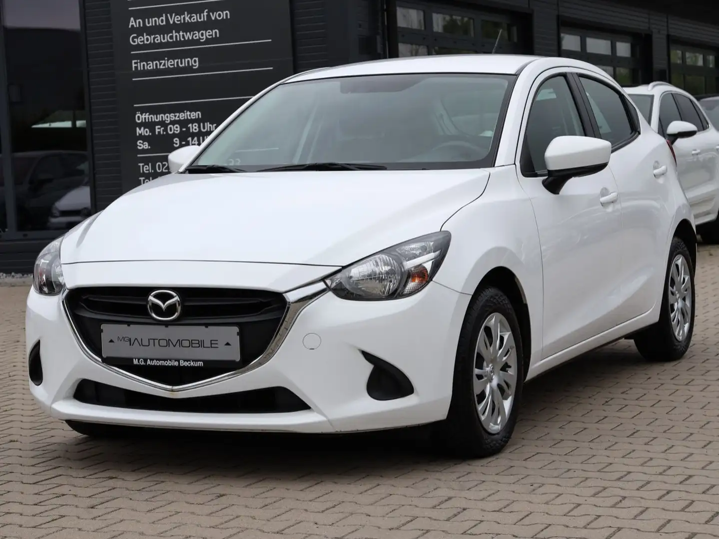 Mazda 2 Lim. 1.5 SKYACTIV-G Prime-Line - 58.950 KM Blanco - 2