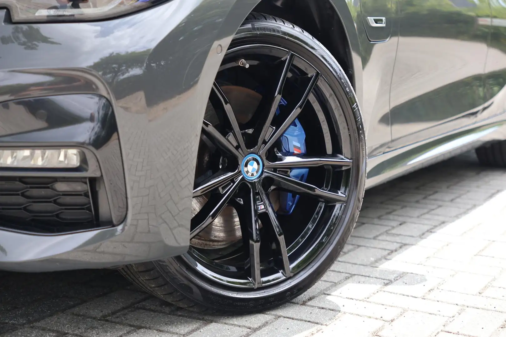 BMW 330 3-serie Touring 330e xDrive High Executive M-Sport Grigio - 2
