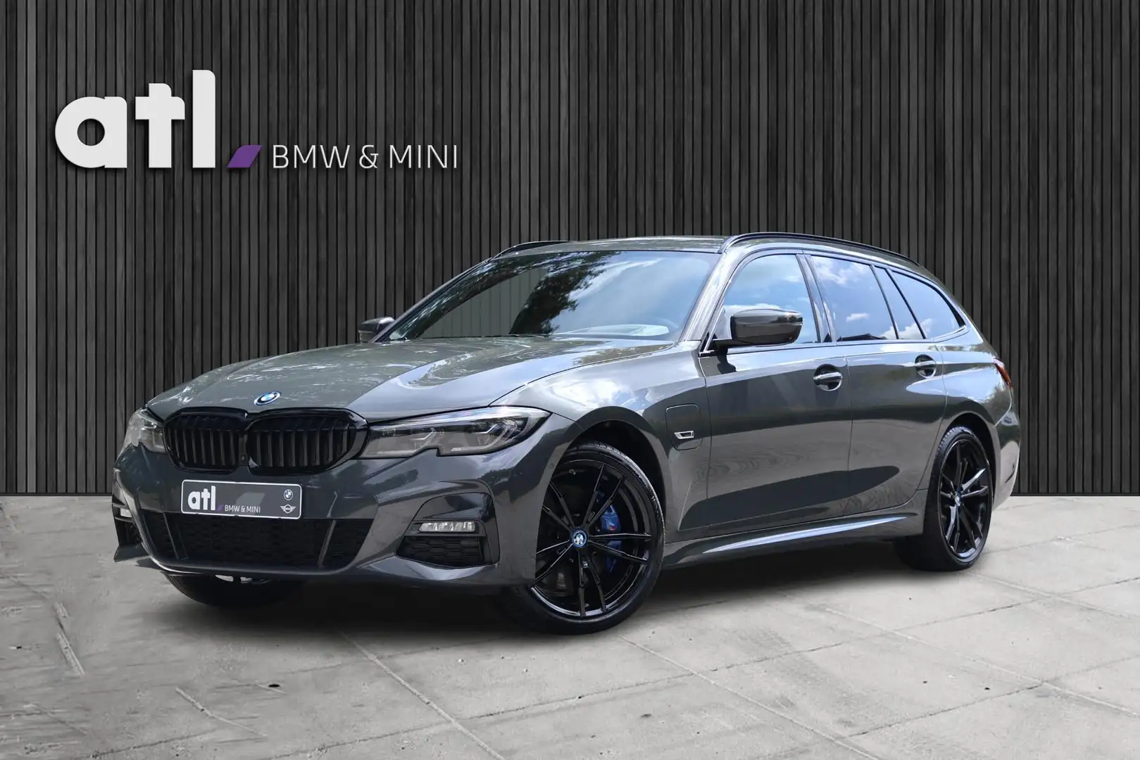 BMW 330 3-serie Touring 330e xDrive High Executive M-Sport Grigio - 1