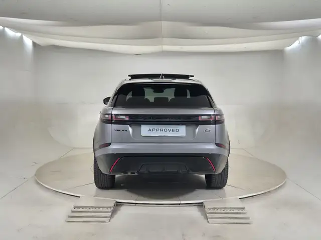 Land Rover Range Rover Velar view 3