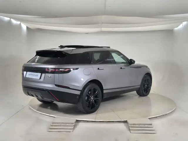 Land Rover Range Rover Velar view 4