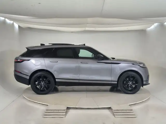 Land Rover Range Rover Velar view 6