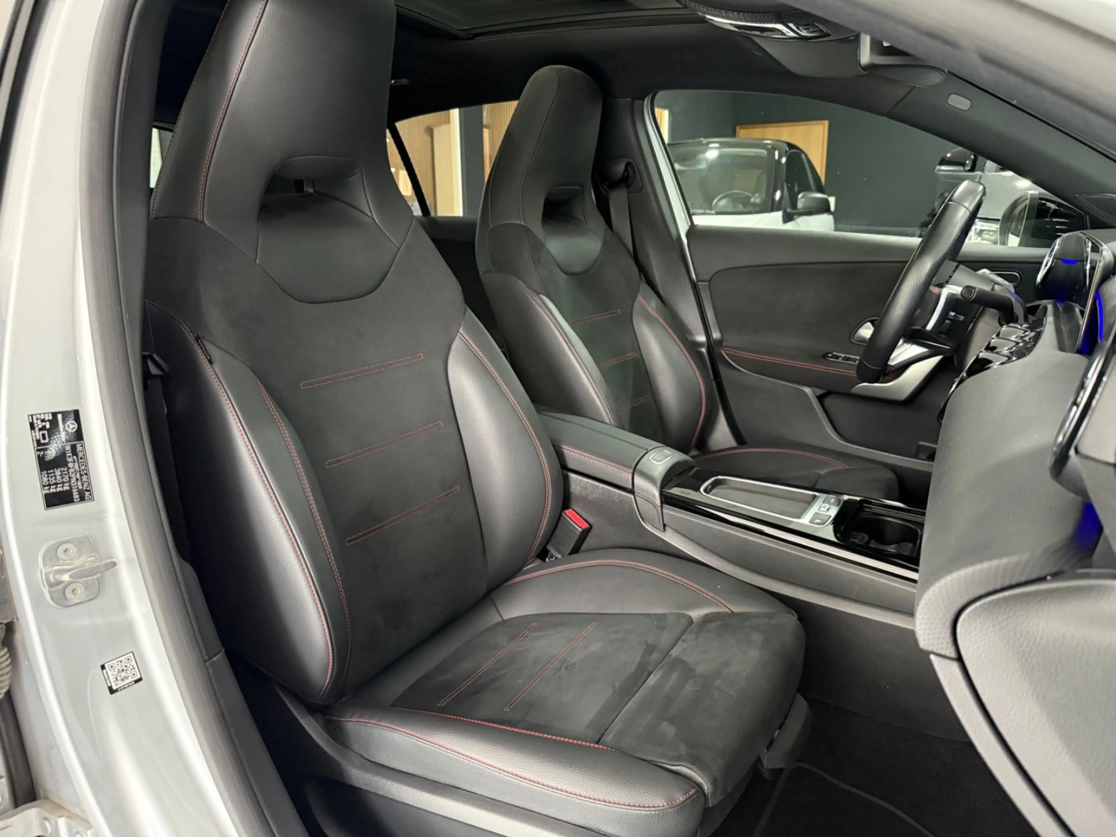 Mercedes-Benz A 250 e*AMG*PANO*MEMORY*HEADUP*360*MBEAM*KEYLESS* — photo 10