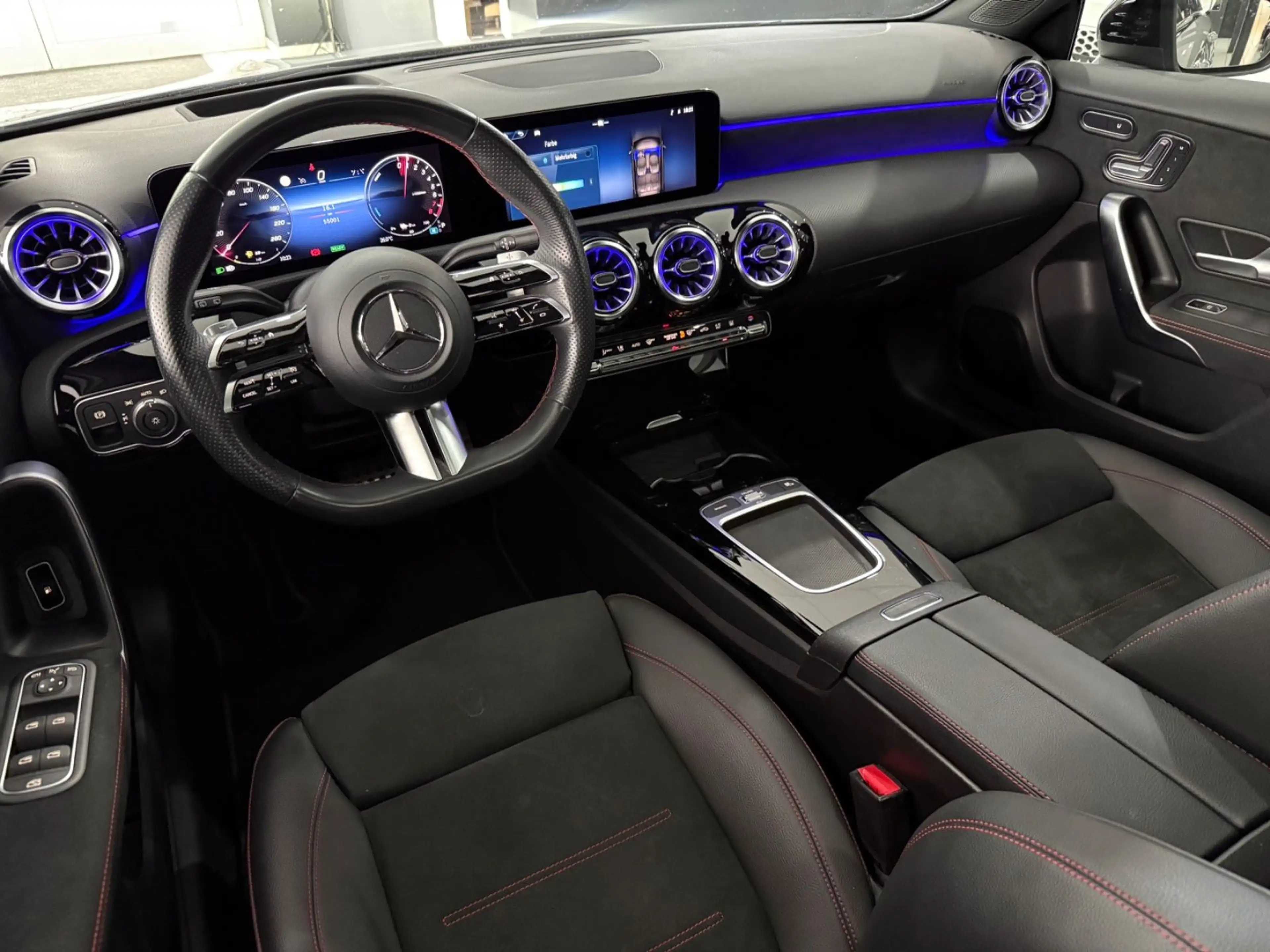 Mercedes-Benz A 250 e*AMG*PANO*MEMORY*HEADUP*360*MBEAM*KEYLESS* — photo 4