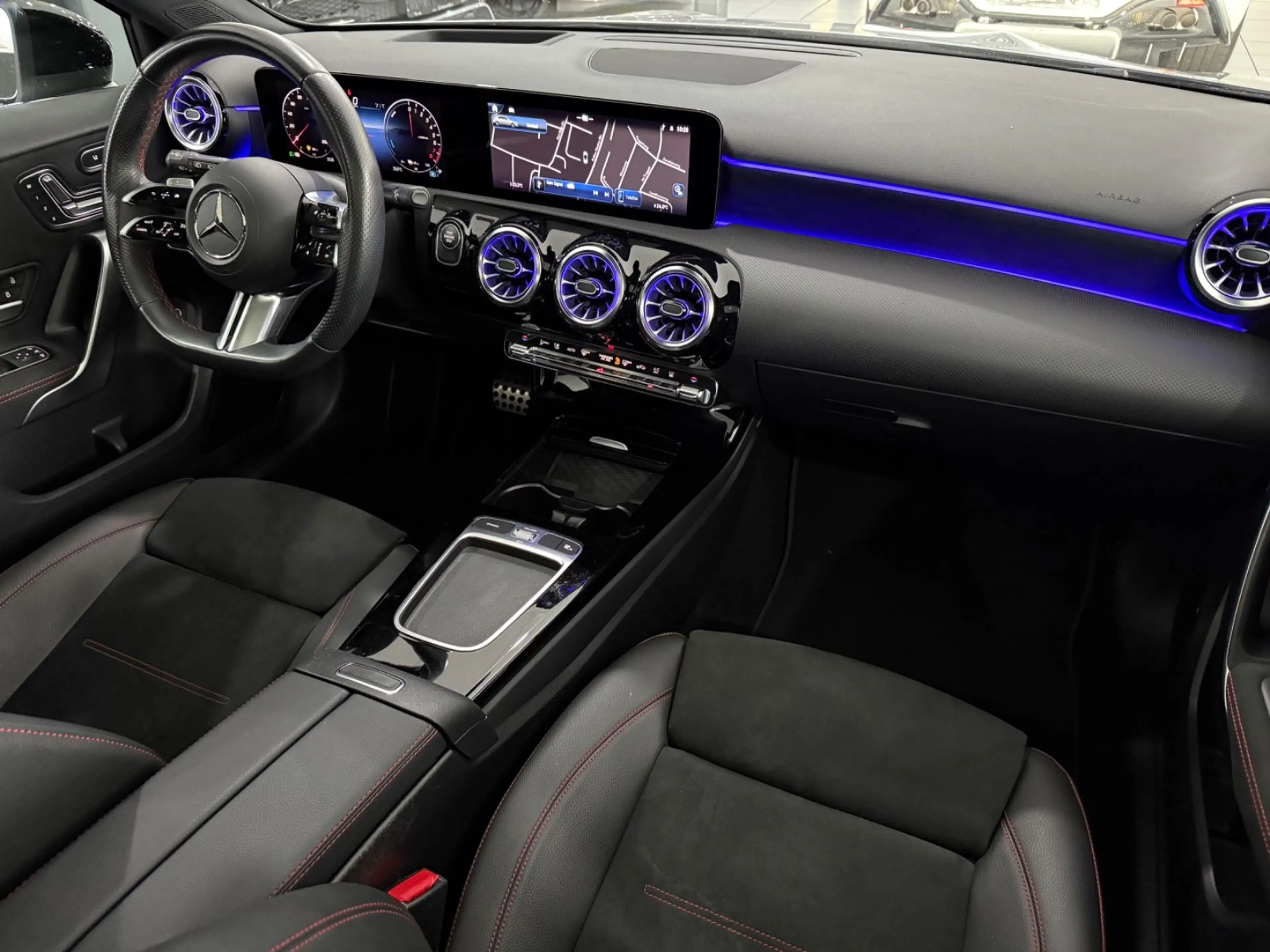 Mercedes-Benz A 250 e*AMG*PANO*MEMORY*HEADUP*360*MBEAM*KEYLESS* — photo 7