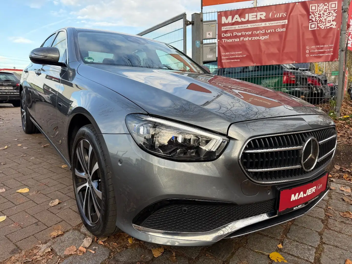 Mercedes-Benz E 300 e Avantgarde 4Matic*LED*KAMERA*TEILLEDER* Grau - 1