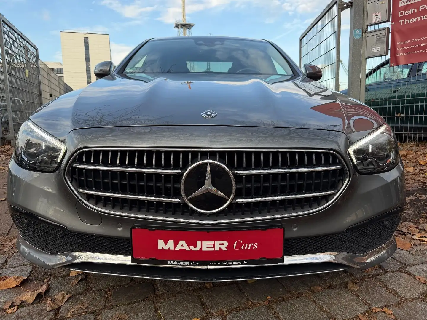 Mercedes-Benz E 300 e Avantgarde 4Matic*LED*KAMERA*TEILLEDER* Grau - 2