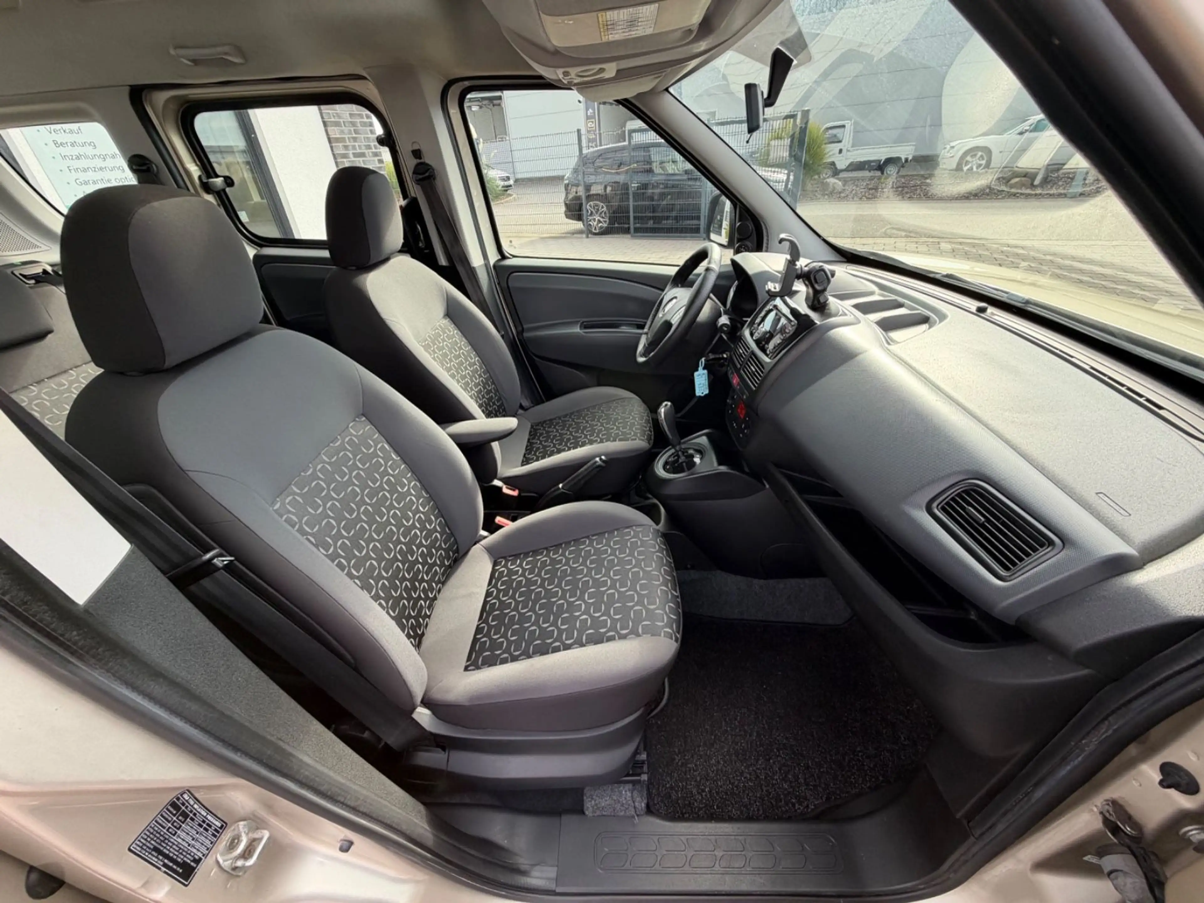 Fiat Doblo Dynamic*HOCHDACH*ROLLSTUHL*1.HAND*KLIMA* — photo 14