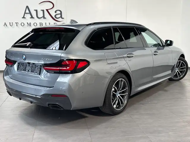 BMW 5 Series view 4