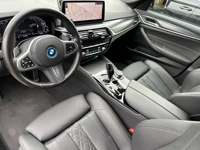 BMW 5 Series view 12