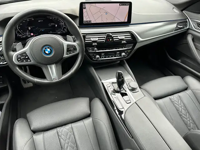 BMW 5 Series view 15