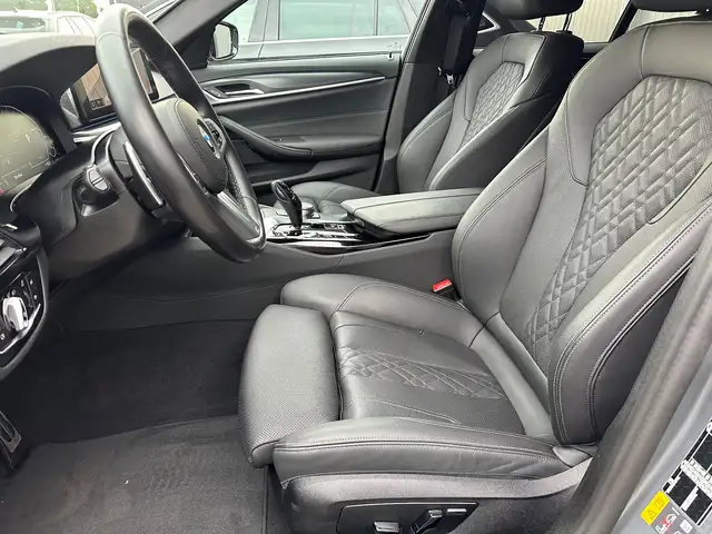BMW 5 Series view 13