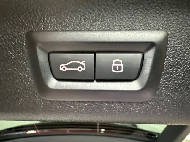 BMW 5 Series view 7