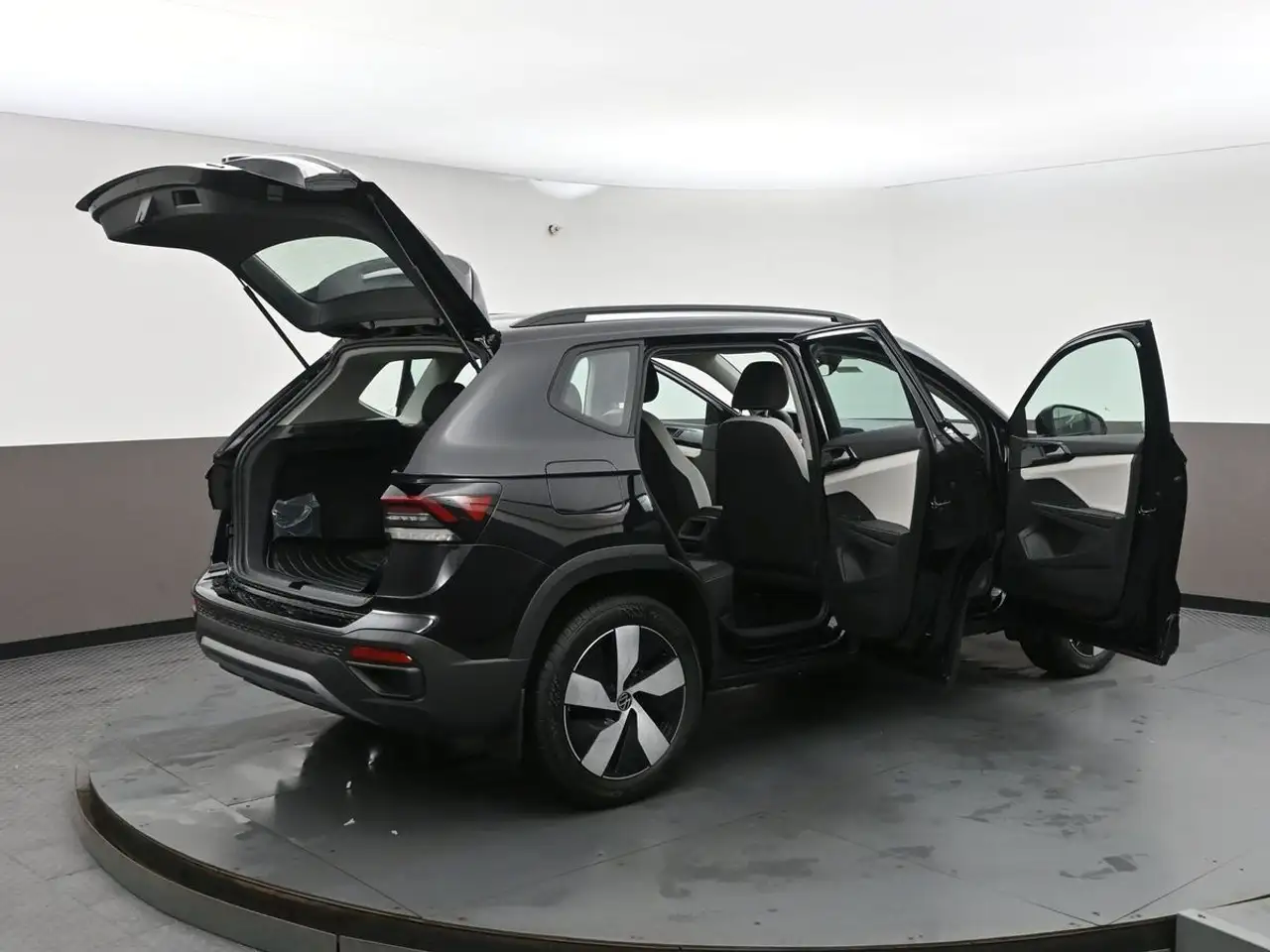 Volkswagen Taos снимка Volkswagen Taos
