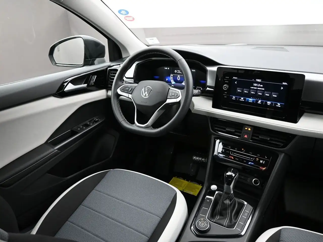 Volkswagen Taos снимка Volkswagen Taos