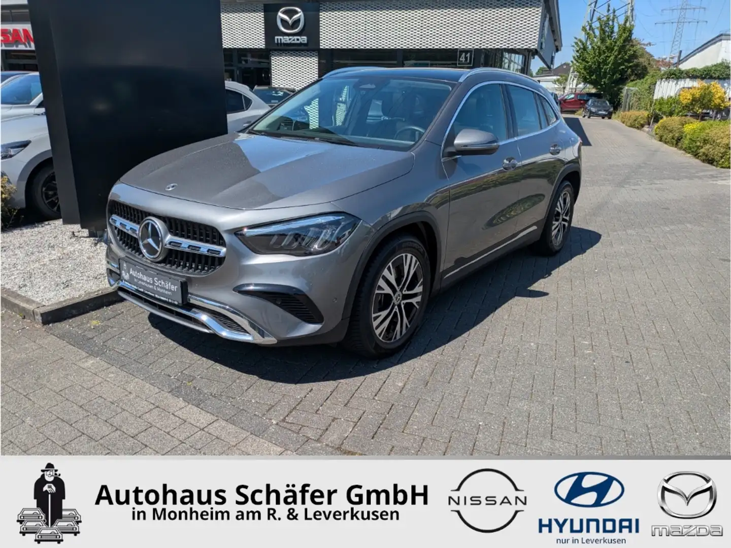 Mercedes-Benz GLA 180 Progressive El. Panodach Digitales Cockpit ACC El. Gris - 1