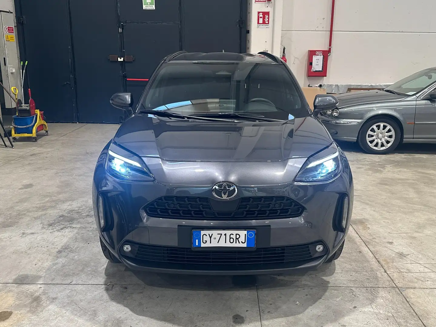 Toyota Yaris Cross 1.5 hybrid Trend fwd 116cv e-cvt Grigio - 2
