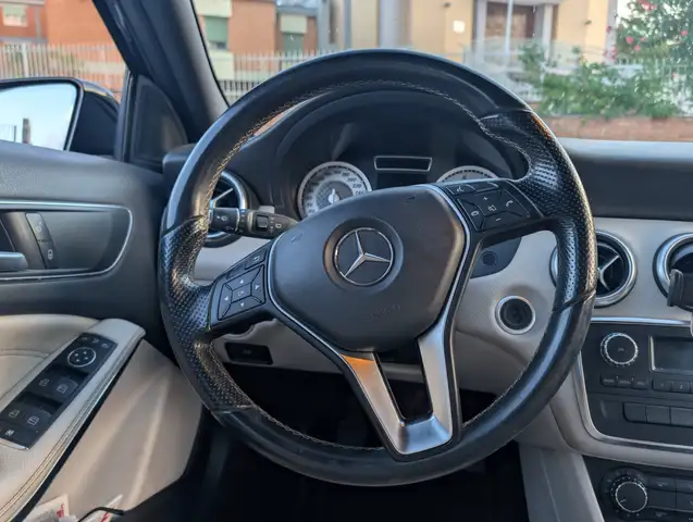 Mercedes-Benz A-Class view 8