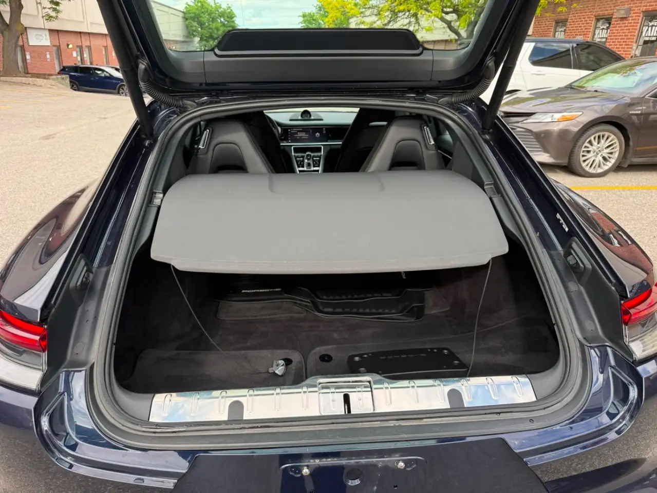Porsche Panamera снимка Porsche Panamera
