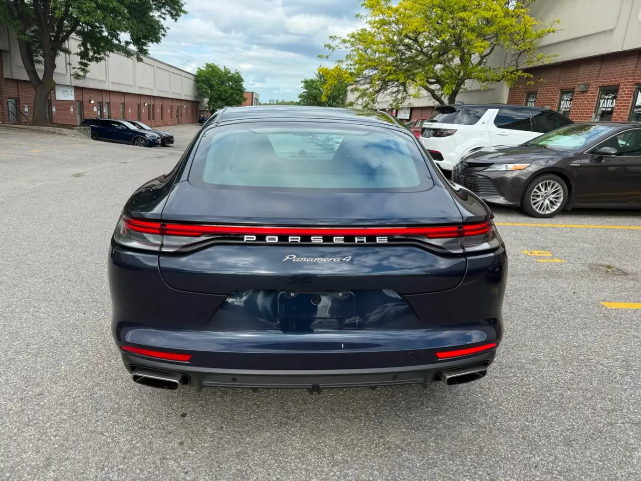 Porsche Panamera снимка Porsche Panamera
