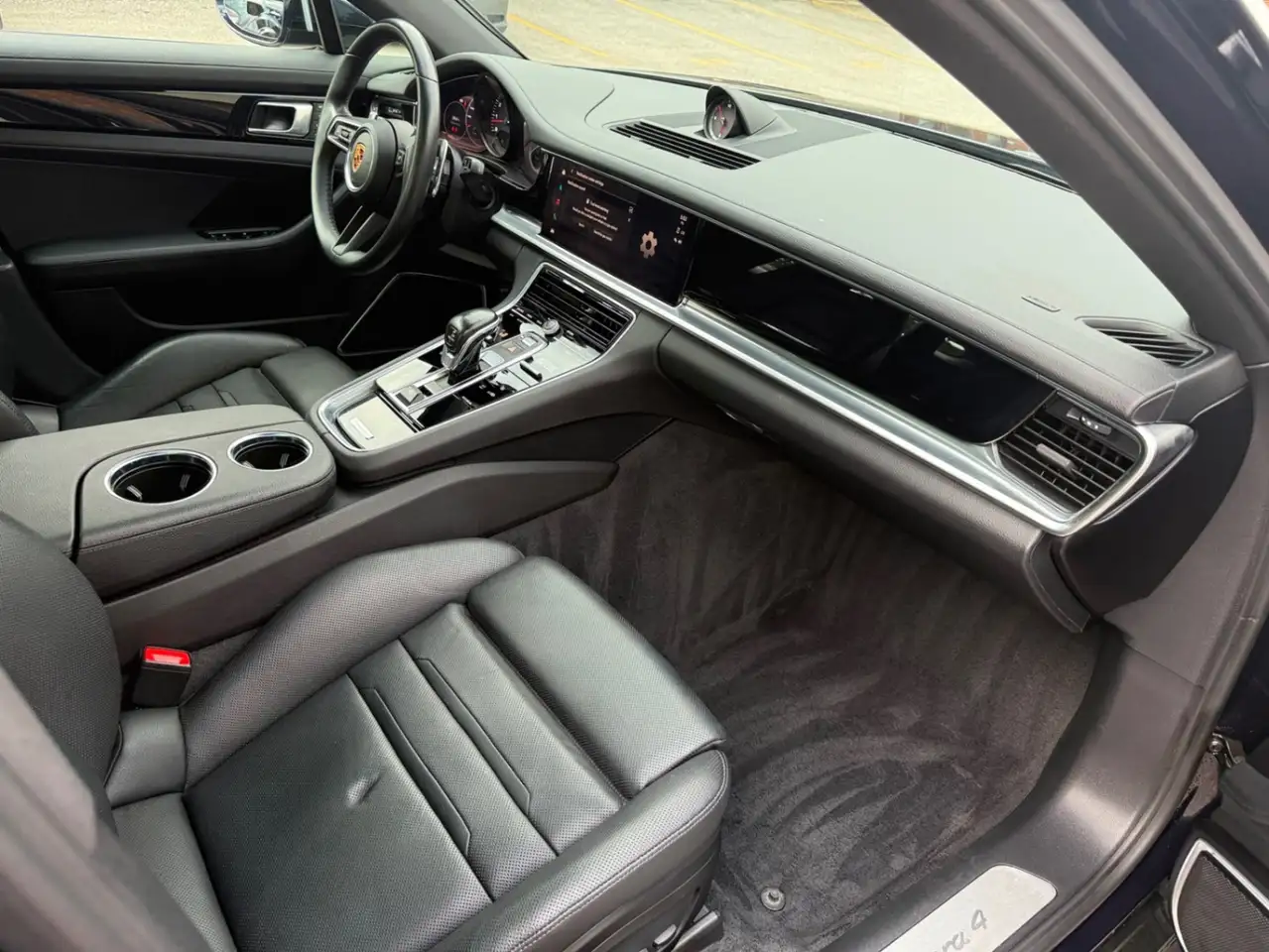 Porsche Panamera снимка Porsche Panamera