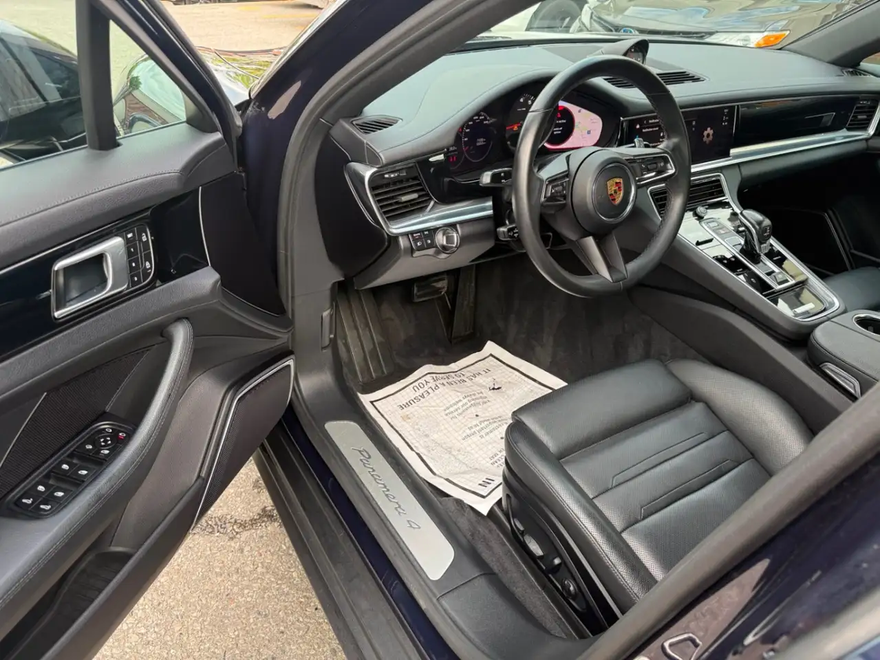 Porsche Panamera снимка Porsche Panamera
