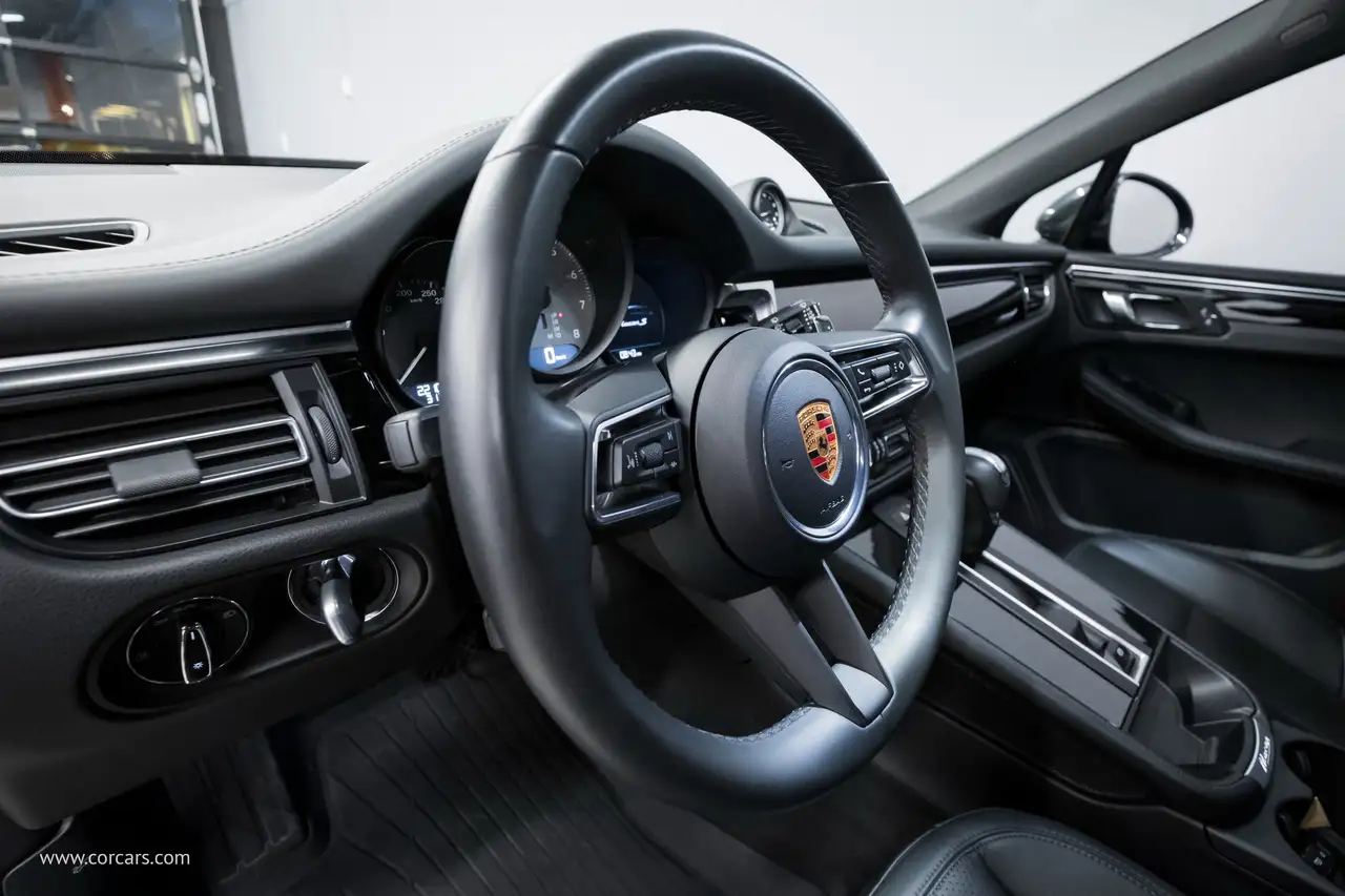Porsche Macan снимка Porsche Macan