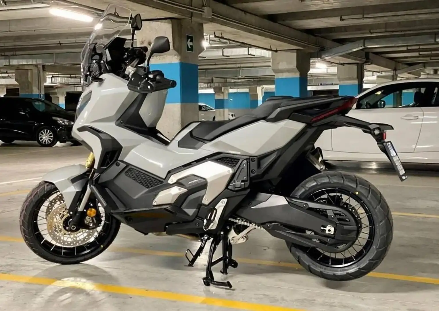 Honda X-ADV 750 DCT Gris - 1