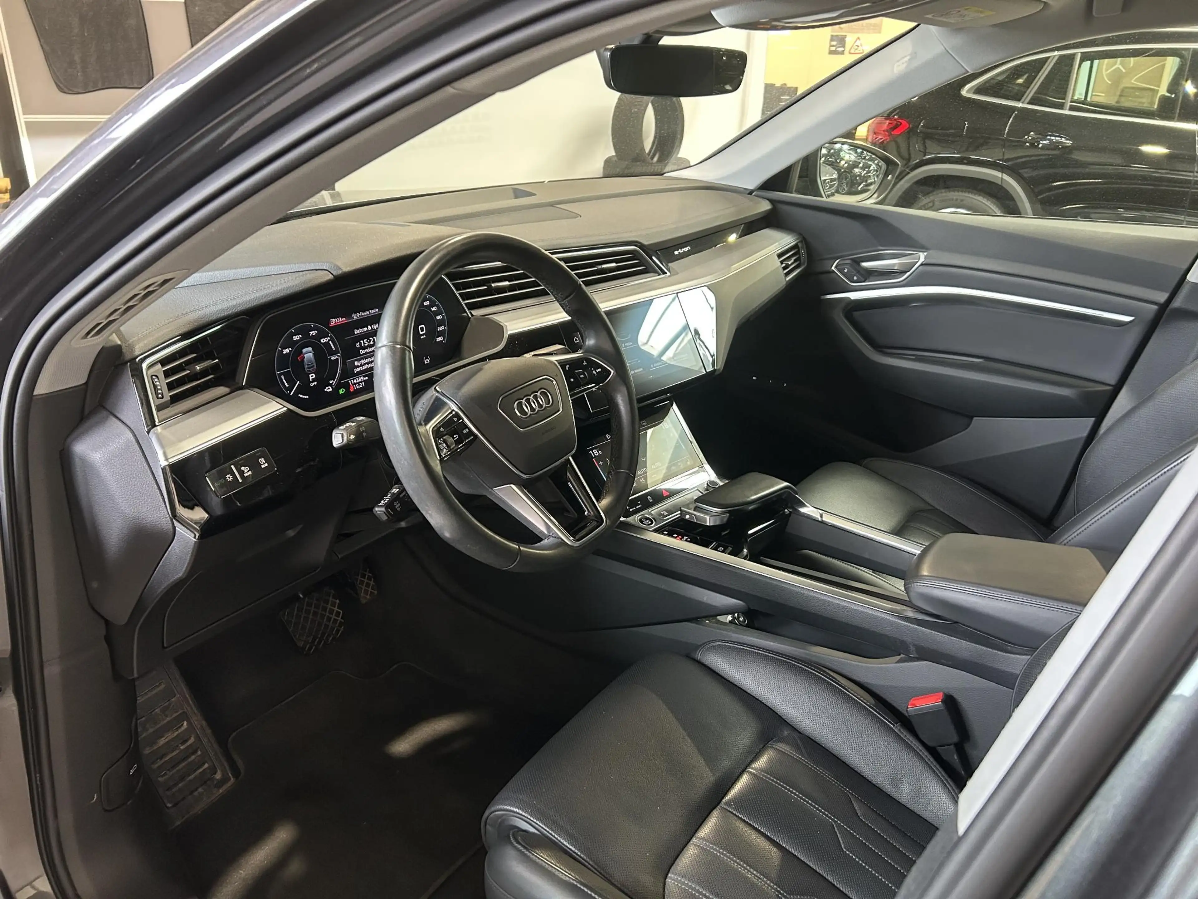 Audi e-tron Sportback 55 Quattro S-Line - DOS 8749 — photo 10