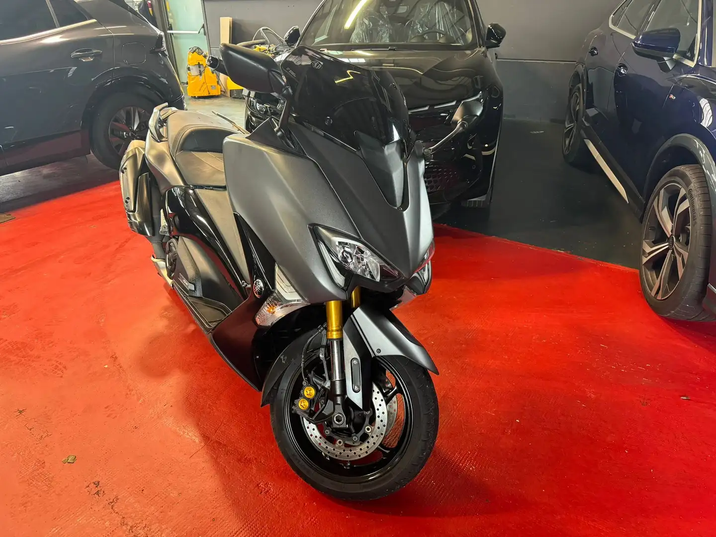Yamaha TMAX SX 530 SX Grigio - 1