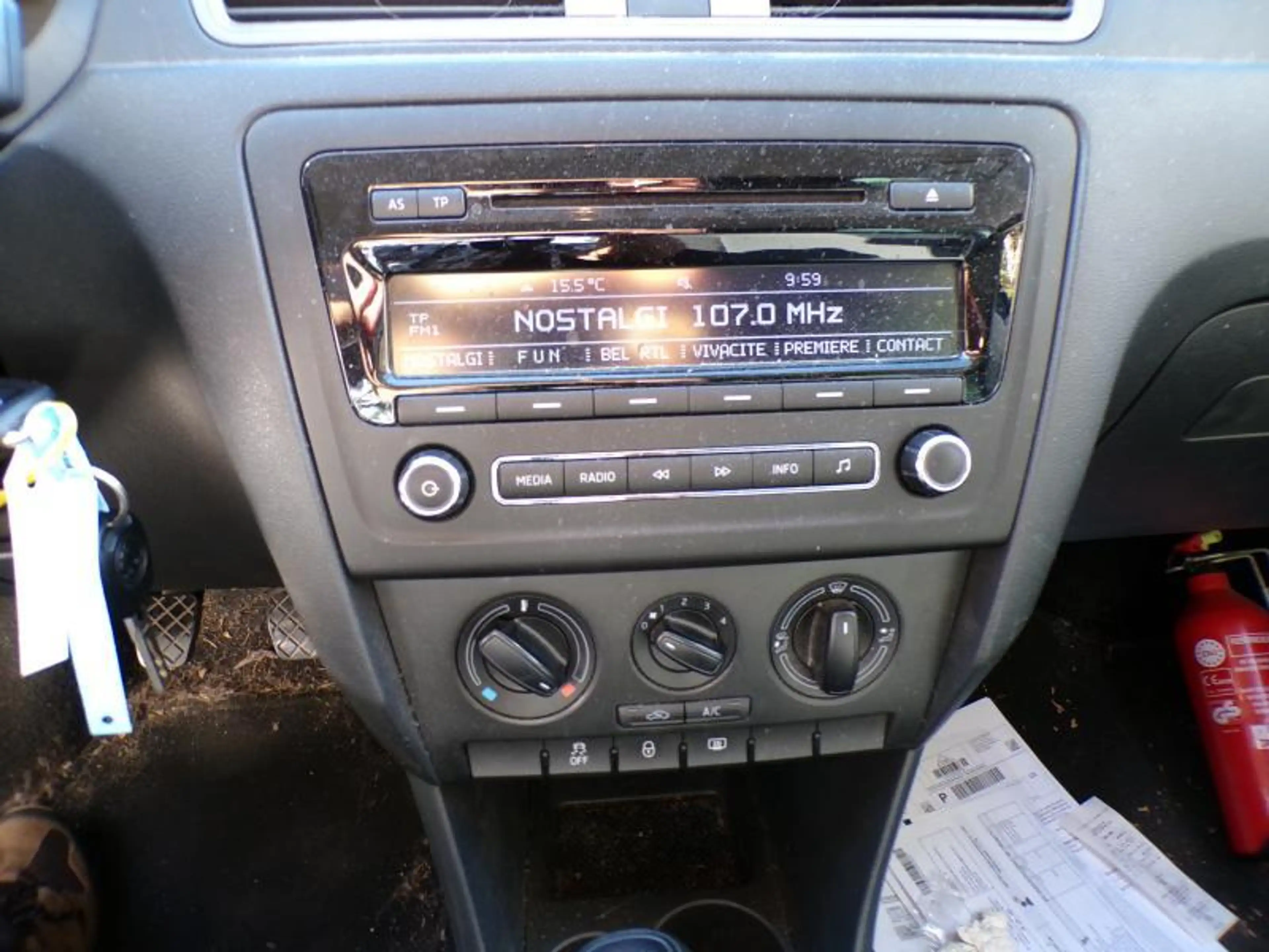 Skoda Rapid/Spaceback 1.2 86cv Noir 81.395km 03/14 Climatisation Radio — photo 8