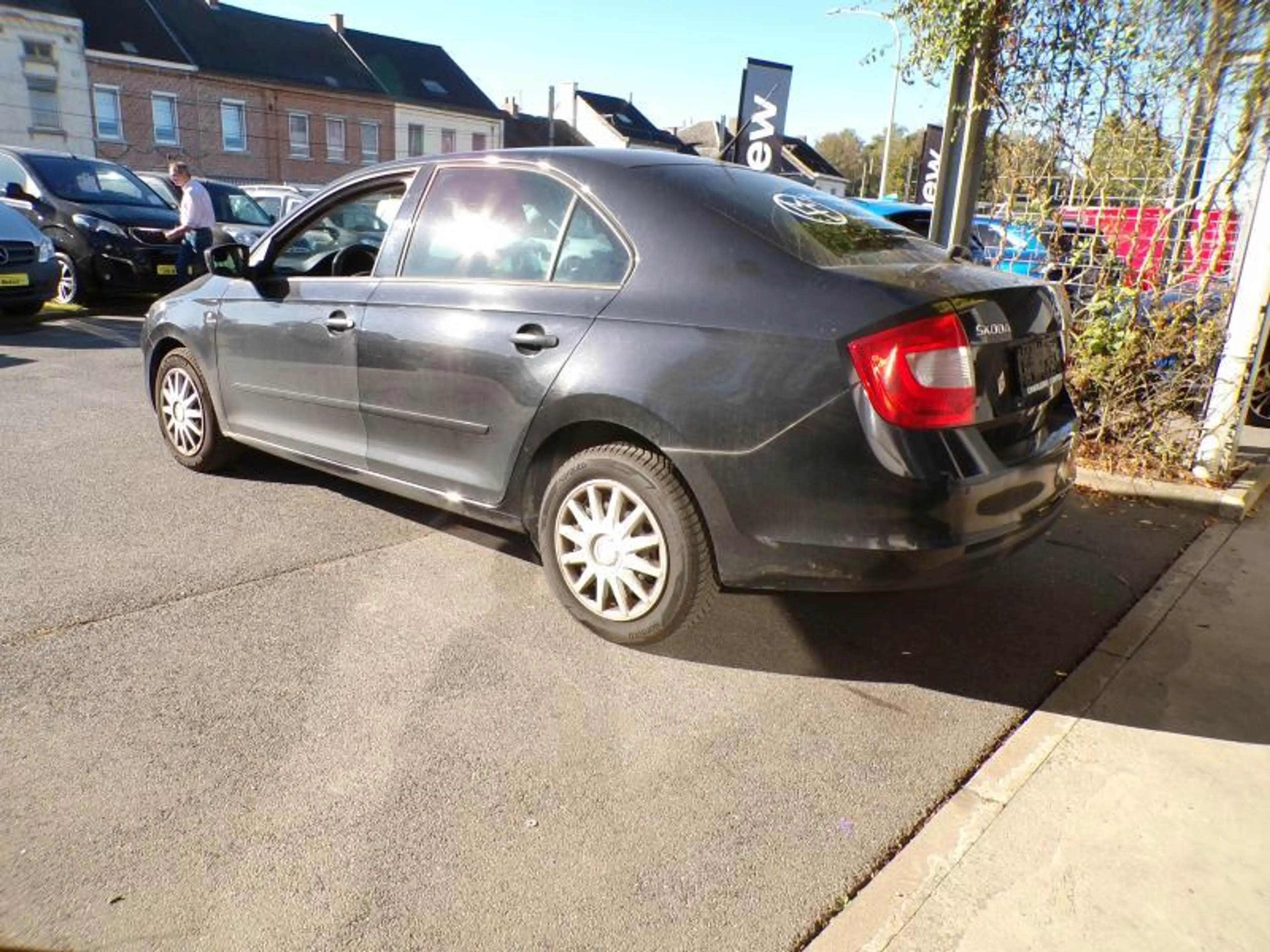 Skoda Rapid/Spaceback 1.2 86cv Noir 81.395km 03/14 Climatisation Radio — photo 4
