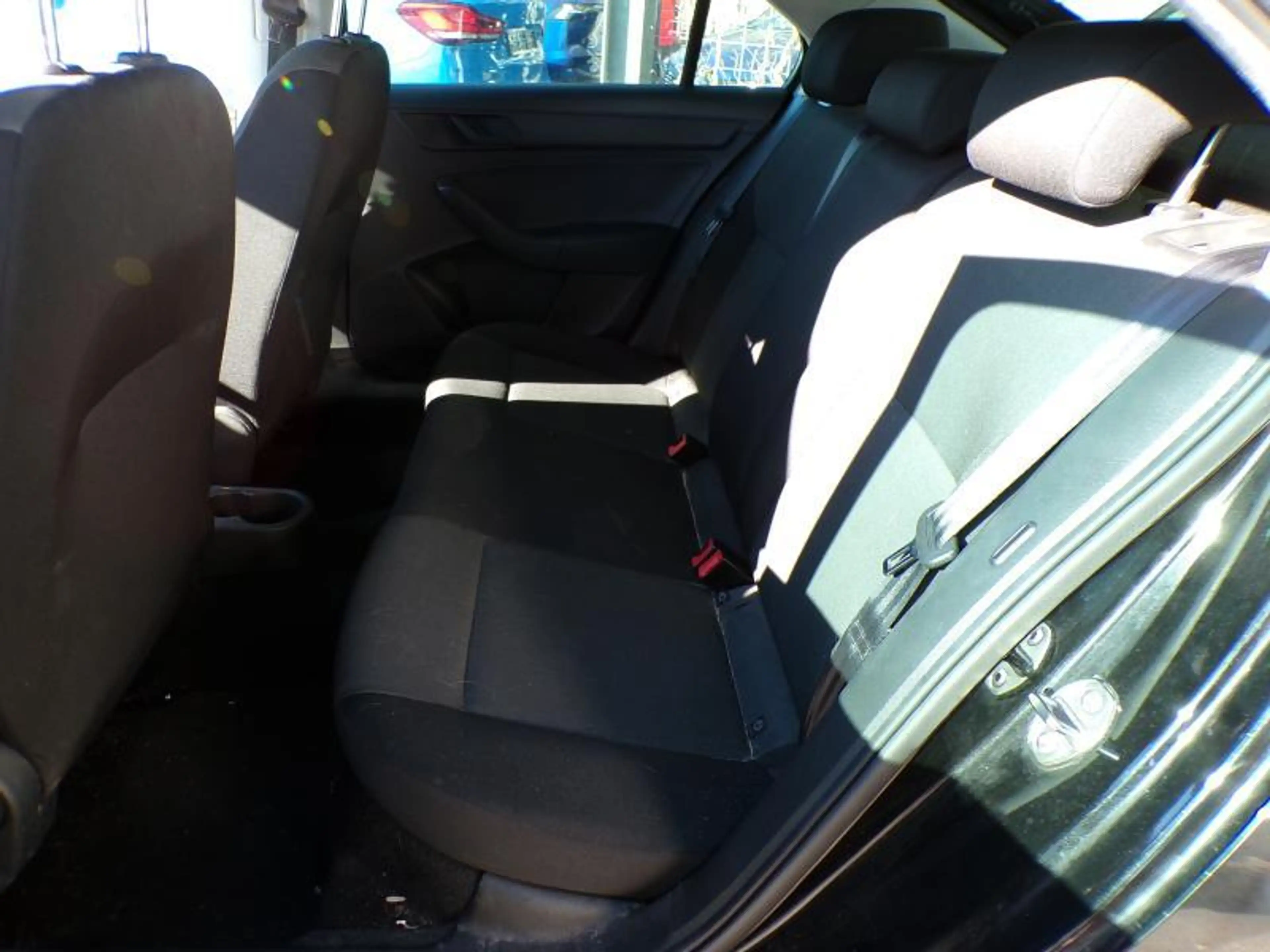 Skoda Rapid/Spaceback 1.2 86cv Noir 81.395km 03/14 Climatisation Radio — photo 5