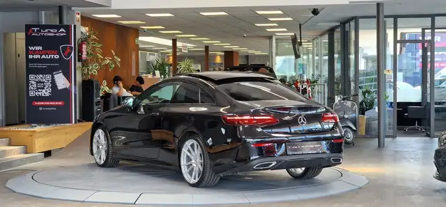 Mercedes-Benz E-Class view 6