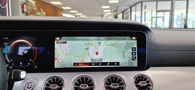 Mercedes-Benz E-Class view 14