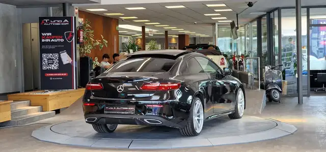 Mercedes-Benz E-Class view 7