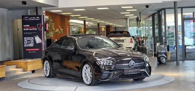 Mercedes-Benz E-Class view 3