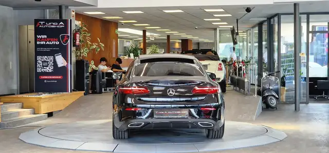 Mercedes-Benz E-Class view 8